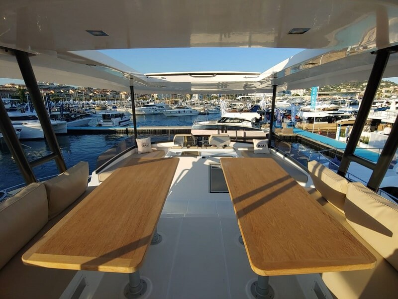 Bali 4.3 Motor Yacht