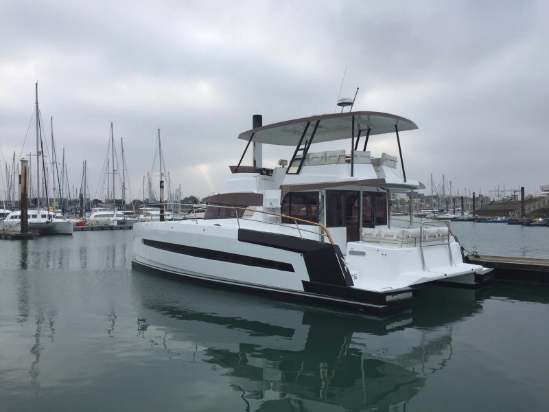 Bali 4.3 Motor Yacht