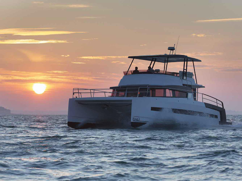 Bali 4.3 Motor Yacht